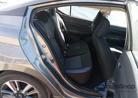 2025 Nissan Versa 1.6 Sv z USA, uszkodzony, nr VIN 3N1CN8EV3SL904788